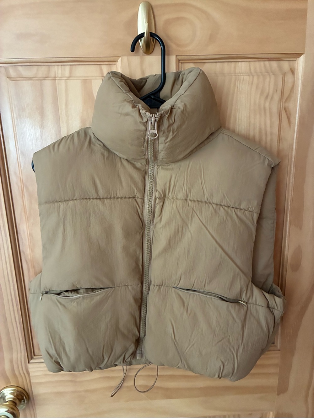 Womens Tan Puffer Vest - Lightweight Insulated Vest size medium